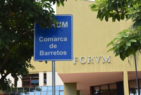 A 1ª Vara Criminal de Barretos agendou para esta sexta-feira (5), às 9h, o julgamento do réu Marcos Aurélio Ribeiro de Souza Júnior acusado do crime de tentativa de homicídio