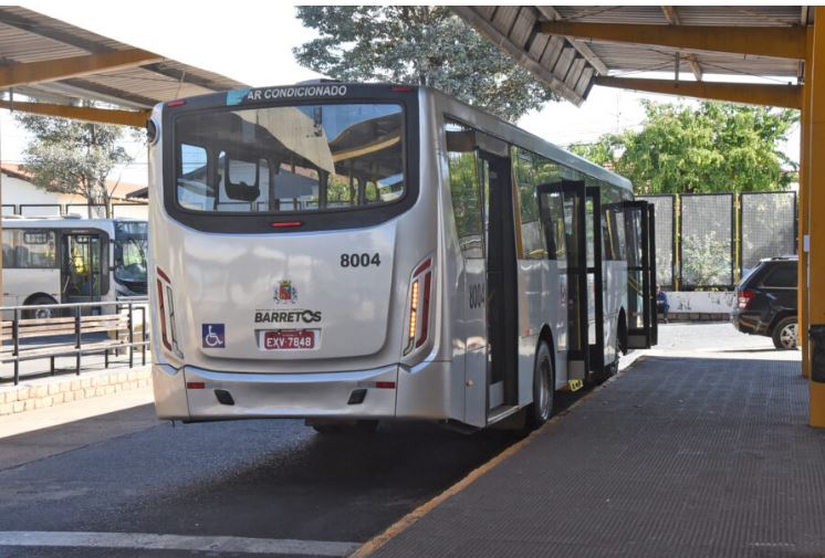 Ônibus circular funciona com 70% da demanda nos horários de pico devido à greve