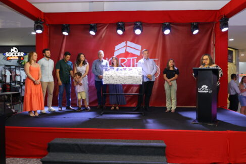 Sorteio foi realizado no empreendimento no início da tarde desta quinta-feira, dia 8 (Foto: Guilherme Santos)