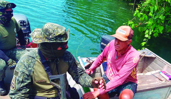 Polícia Ambiental realiza operação aquática e terrestre na região