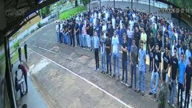 Jovens passam por designação no Tiro de Guerra