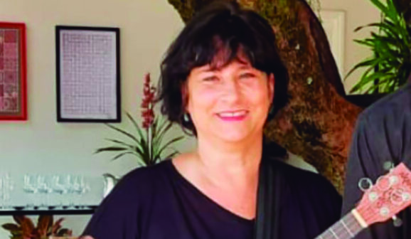 Professora do Cemart participa do Festival Brasileiro de Ukulele