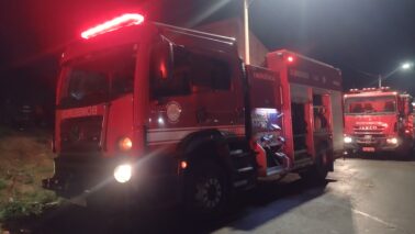 Bombeiros são acionados para incêndio em terreno no Distrito Industrial II (Foto: O Diário de Barretos)