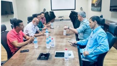 A Câmara Municipal de Barretos realiza sessão extraordinária hoje (14), às 11h, para discutir cinco projetos, entre eles dois que liberam o montante de R$ 60 milhões para a Santa Casa.