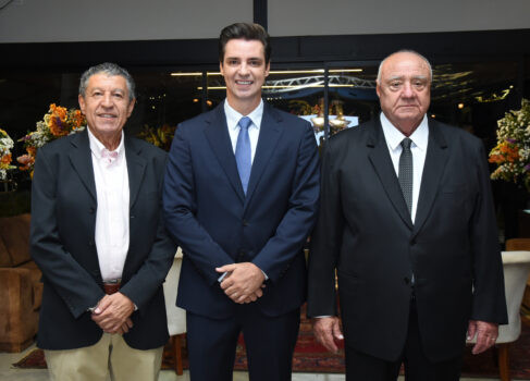 Diploma da 66ª edição do Gente que é Notícia 2025 é entregue pelo GMB