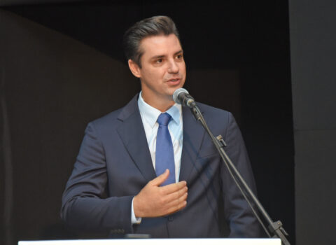 Diploma da 66ª edição do Gente que é Notícia 2025 é entregue pelo GMB