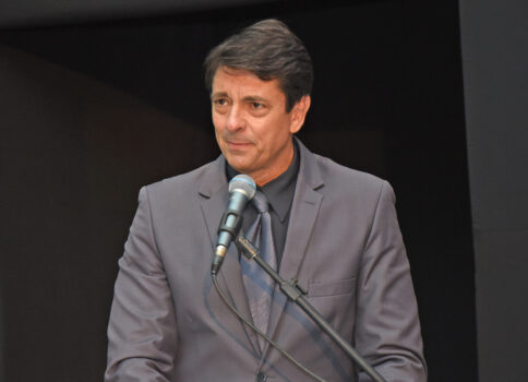 Diploma da 66ª edição do Gente que é Notícia 2025 é entregue pelo GMB