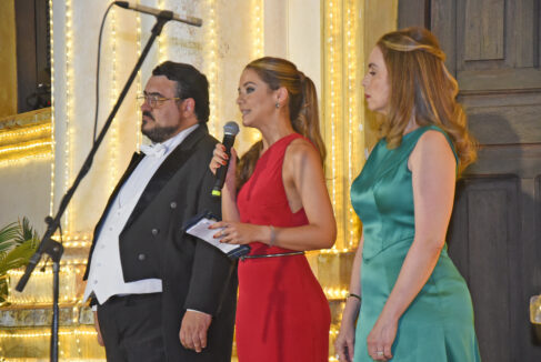 Sarau natalino transforma Museu em palco central de música e luz