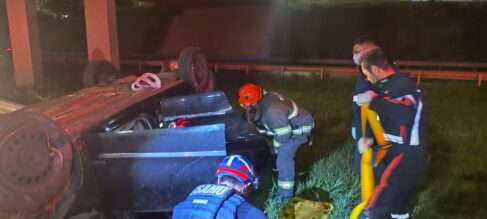 Carro cai de viaduto na Faria Lima e mobiliza equipes de resgate (Foto: O Diário de Barretos)