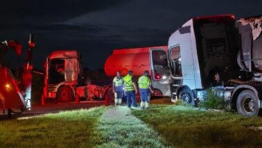 Colisão envolve caminhões na rodovia Fabio Talarico (Foto: O Diário de Barretos)