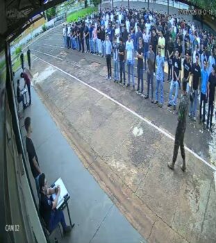 Jovens passam por designação no Tiro de Guerra