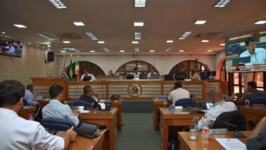 Câmara aprova projetos do Executivo em sessão extraordinária