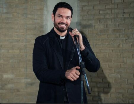 Padre Adriano Zandoná participa do Cerco de Jericó nesta quinta-feira