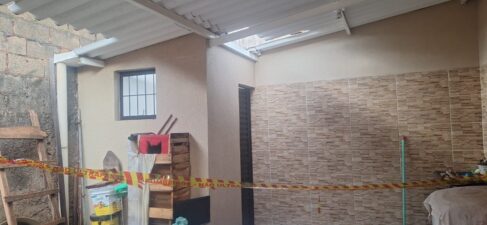 Imóveis seguem interditados após desabamento de parede