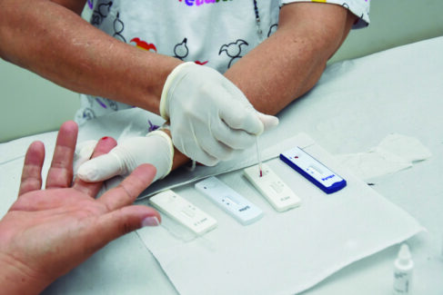 Campanha realiza mais de 1,4 mil testes e amplia diagnóstico precoce 