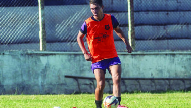 Meia Ronaldy Martins é mais um atleta do BEC 