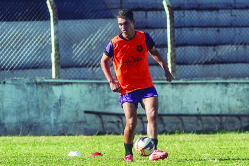 Meia Ronaldy Martins é mais um atleta do BEC 