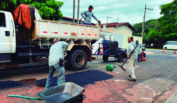 Operação Tapa-Buracos atende solicitações da população, afirma secretário 