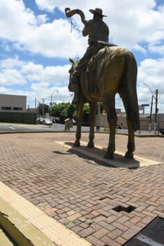 Monumento O Berranteiro apresenta novo afundamento do piso