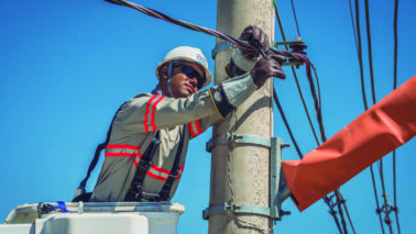 Pipas causam interrupções de energia e empresa faz alerta