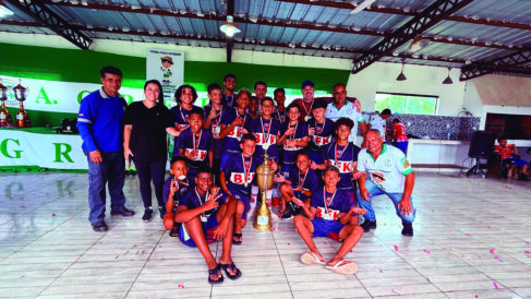 Equipes trazem títulos em competição no Paraguai