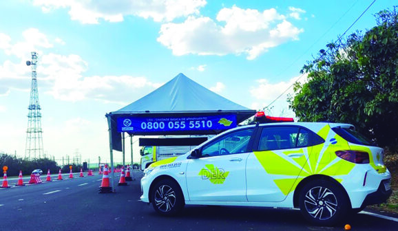 DER realiza operação especial e interdita trecho de rodovia na região