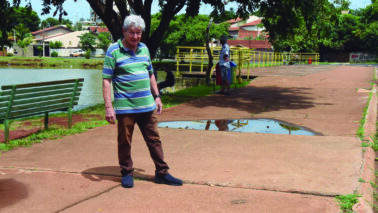 Munícipe cobra reparos em calçadas