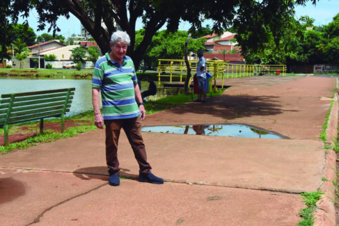 Munícipe cobra reparos em calçadas