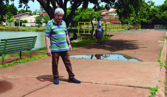 Munícipe cobra reparos em calçadas
