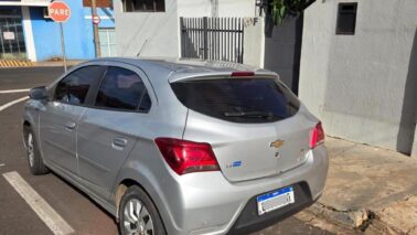 Em operação realizada no bairro Santana, equipes de Força Tática e Rocam prenderam em flagrante dois indivíduos pelos crimes de roubo e tráfico de drogas.