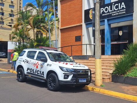 Um homem foi preso em flagrante pela Polícia Militar enquanto praticava um furto em uma residência no bairro São José.