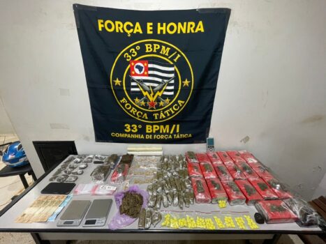 Uma grande apreensão de drogas foi realizada em Barretos por policiais militares do policiamento com motocicletas (Rocam). De acordo com o cabo Ricardo e o soldado Sartorelli