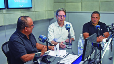 PAULISTA: O presidente Marcelo e o treinador Gustavo durante entrevista BEC realiza últimos acertos no elenco para estreia na Série A4