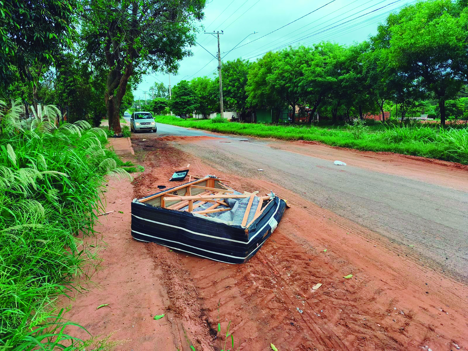 Descarte irregular é constatado no distrito industrial