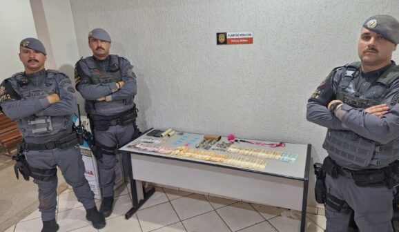 A equipe da Força Tática, por meio dos cabos Gobbi, Daniel e Reis, em patrulhamento pelo bairro Monte Alegre, suspeitou de um indivíduo que conduzia uma motocicleta Honda Bis.