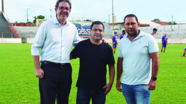 Dirigente da FPF realiza visita de relacionamento ao Barretos E.C.