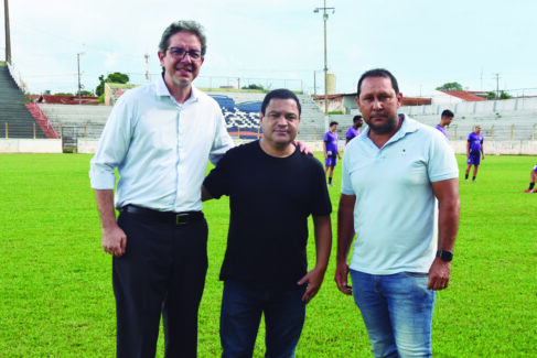 Dirigente da FPF realiza visita de relacionamento ao Barretos E.C.