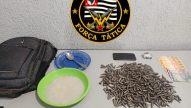 Os policiais militares da Força Tática, cabo Mattos, cabo Martins e soldado Sartorelli, em patrulhamento pelo bairro Leda Amêndola