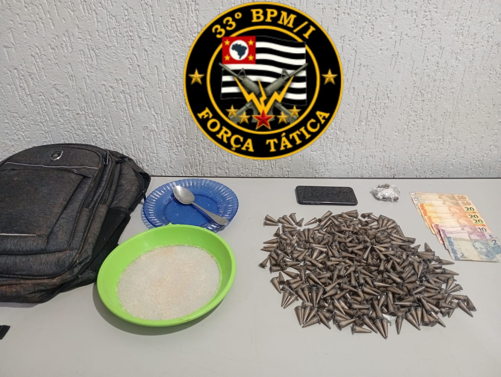 PM localiza drogas durante busca por veículo furtado