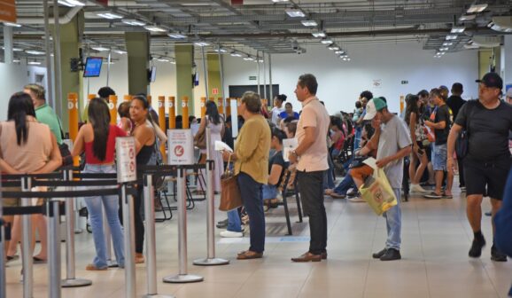 Barretenses enfrentam filas por devolução de valores do SAAE