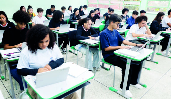 Volta às aulas na rede estadual reúne mais de 13 mil estudantes na região 