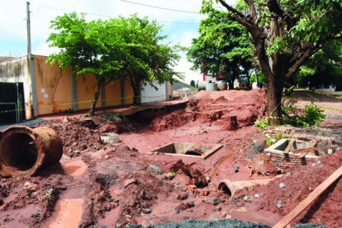 Morador cobra conclusão de obras em avenida próxima aos Lagos