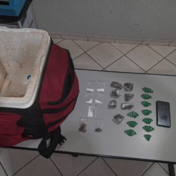 Jovem é preso ao ser surpreendido com drogas (Foto: O Diário de Barretos)