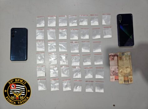 PM detém dois durante ação de combate ao tráfico de entorpecentes (Foto: O Diário de Barretos)