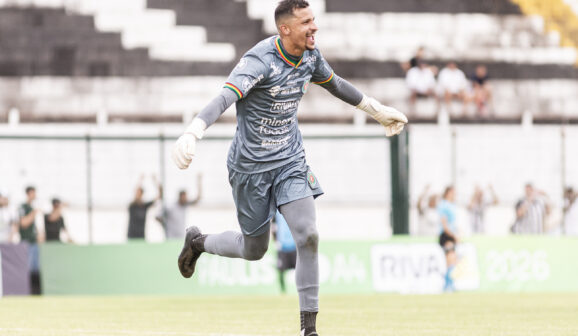 A delegação do Barretos Esporte Clube está em Santos desde a noite de ontem, onde enfrenta hoje (25), às 15h, o Jabaquara Atlético Clube, no Estádio Espanha.