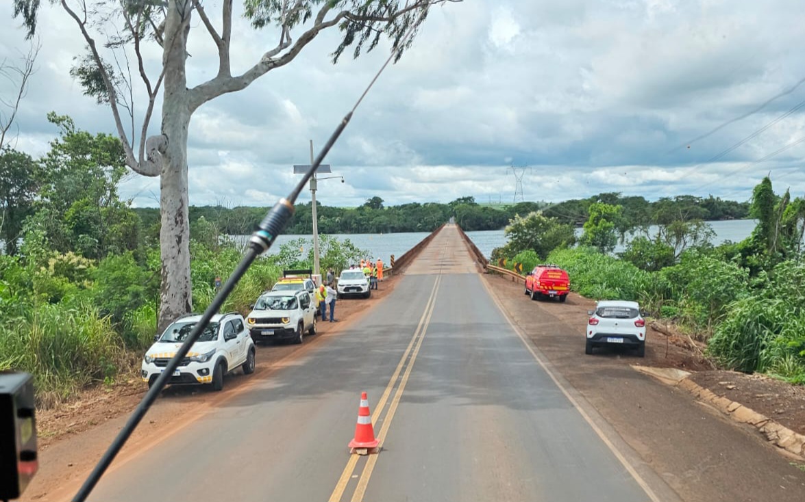 Ponte da Volta Grande é totalmente interditada