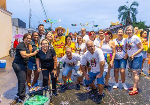 Celina Folia reúne barretenses em carnaval de bairro