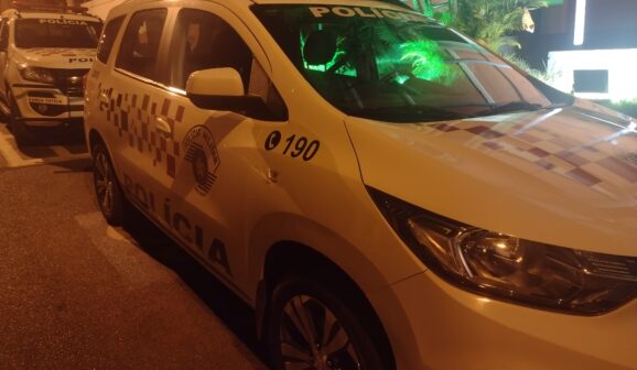 Casal de irmãos são detidos pela PM após roubo no Nadir Kenan (Foto: O Diário de Barretos)