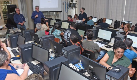 Treinamento de servidores é realizado no Complexo do Derby (Foto: Divulgação)