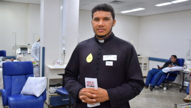 “Se você pode doar não perca tempo, pois doar sangue é salvar vidas” 